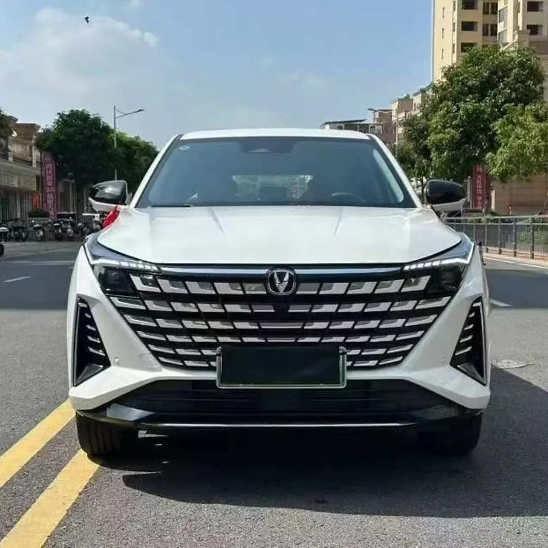 1,200KM RANGE. NO FUEL ANXIETY. SPACESHIP STYLE.