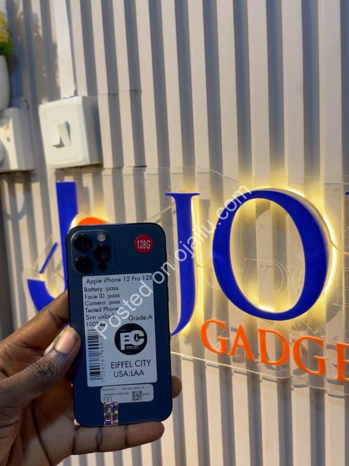 iPhone 11 & 12: Premium UK Models, Ready Now!