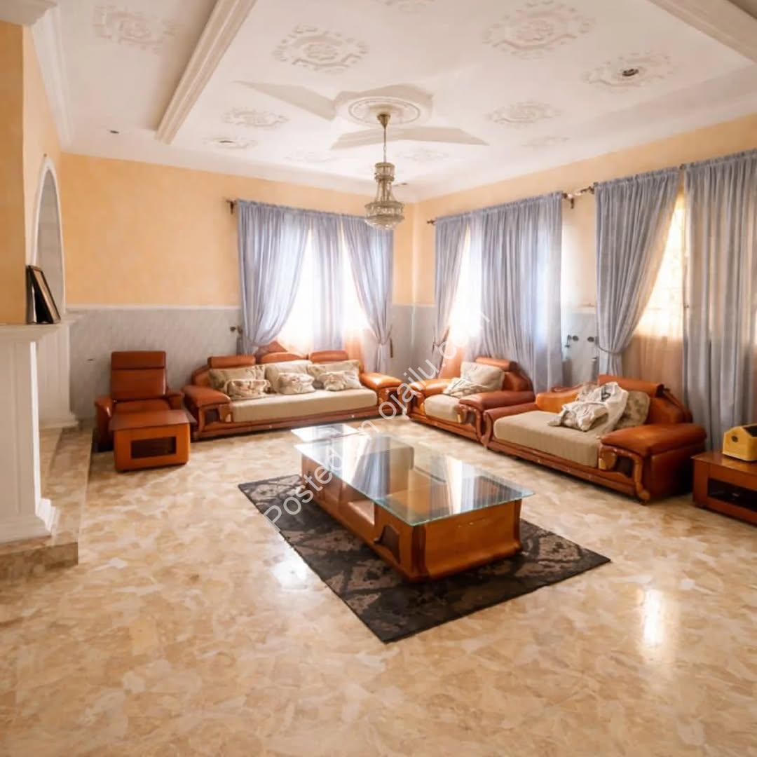 Spacious 5-Bedroom Family Haven with Security