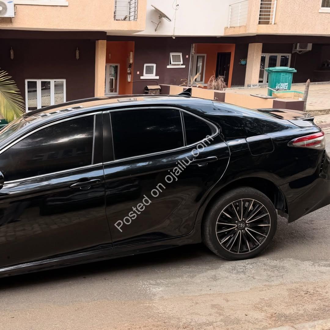 2018 Toyota Camry: Flawless Luxury, Abuja Ready