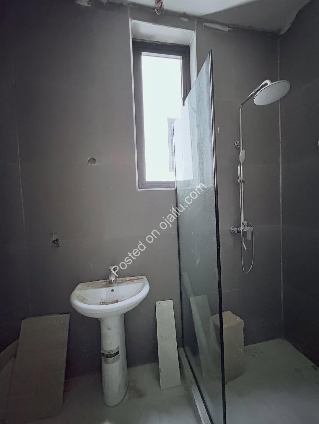 Sleek 3-Bedroom Oasis in Ikate’s Premier Estate