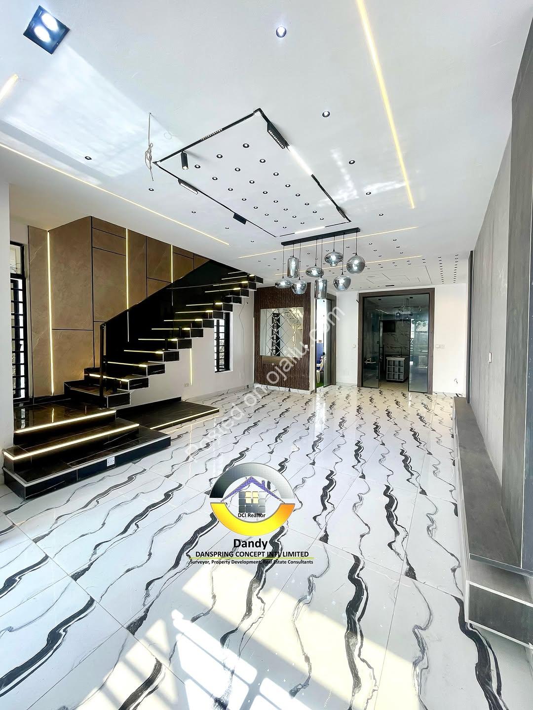 Lekki’s Ultimate 5-Bedroom Oasis with Pool & Rooftop