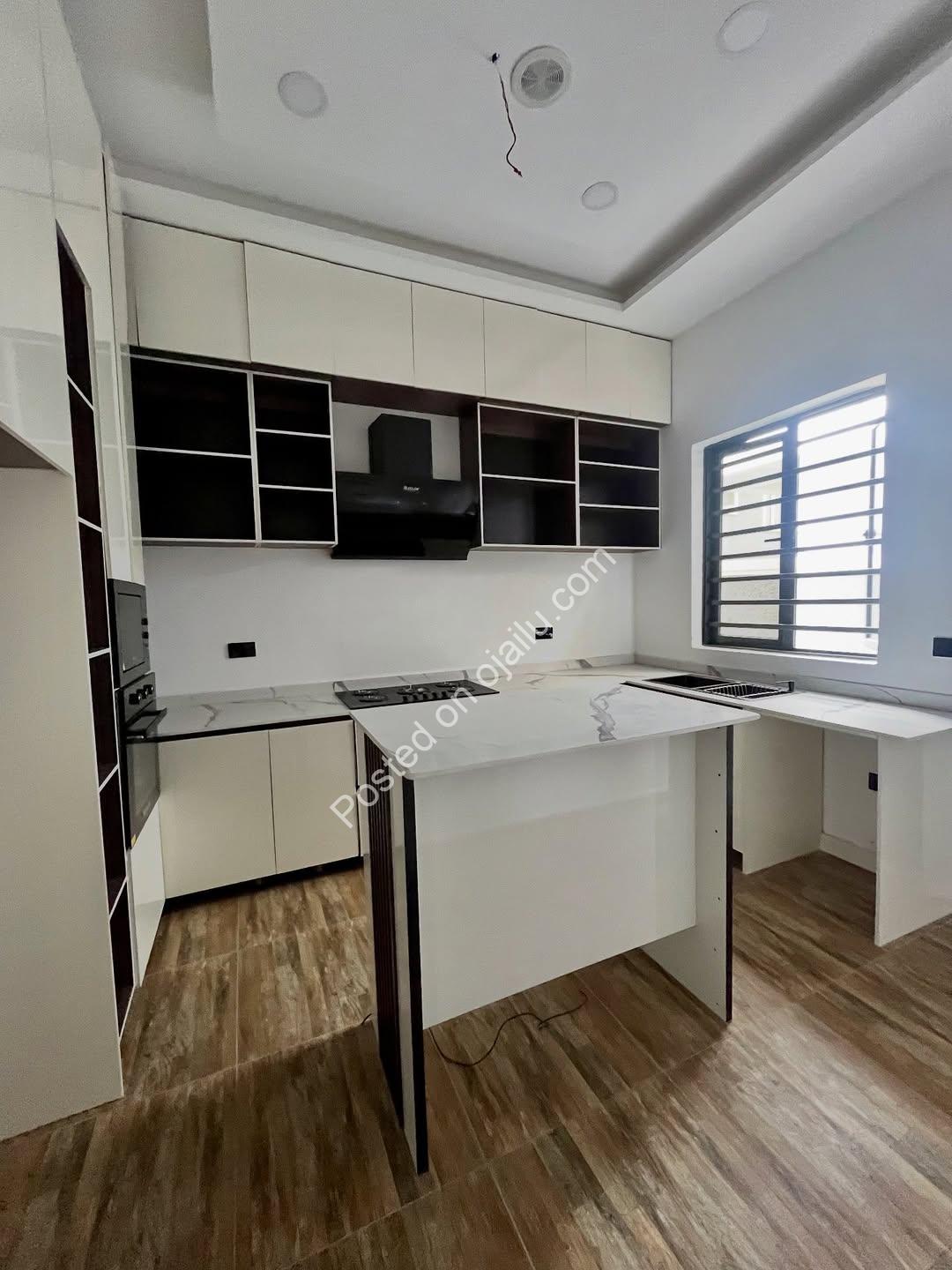 Lekki’s Ultimate 4-Bedroom Duplex with BQ