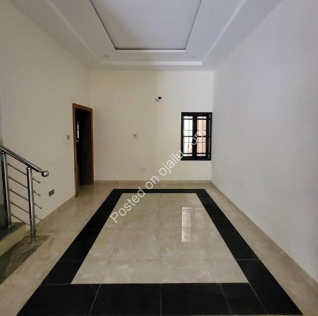 Modern 4-Bed Duplex with BQ in Guzape