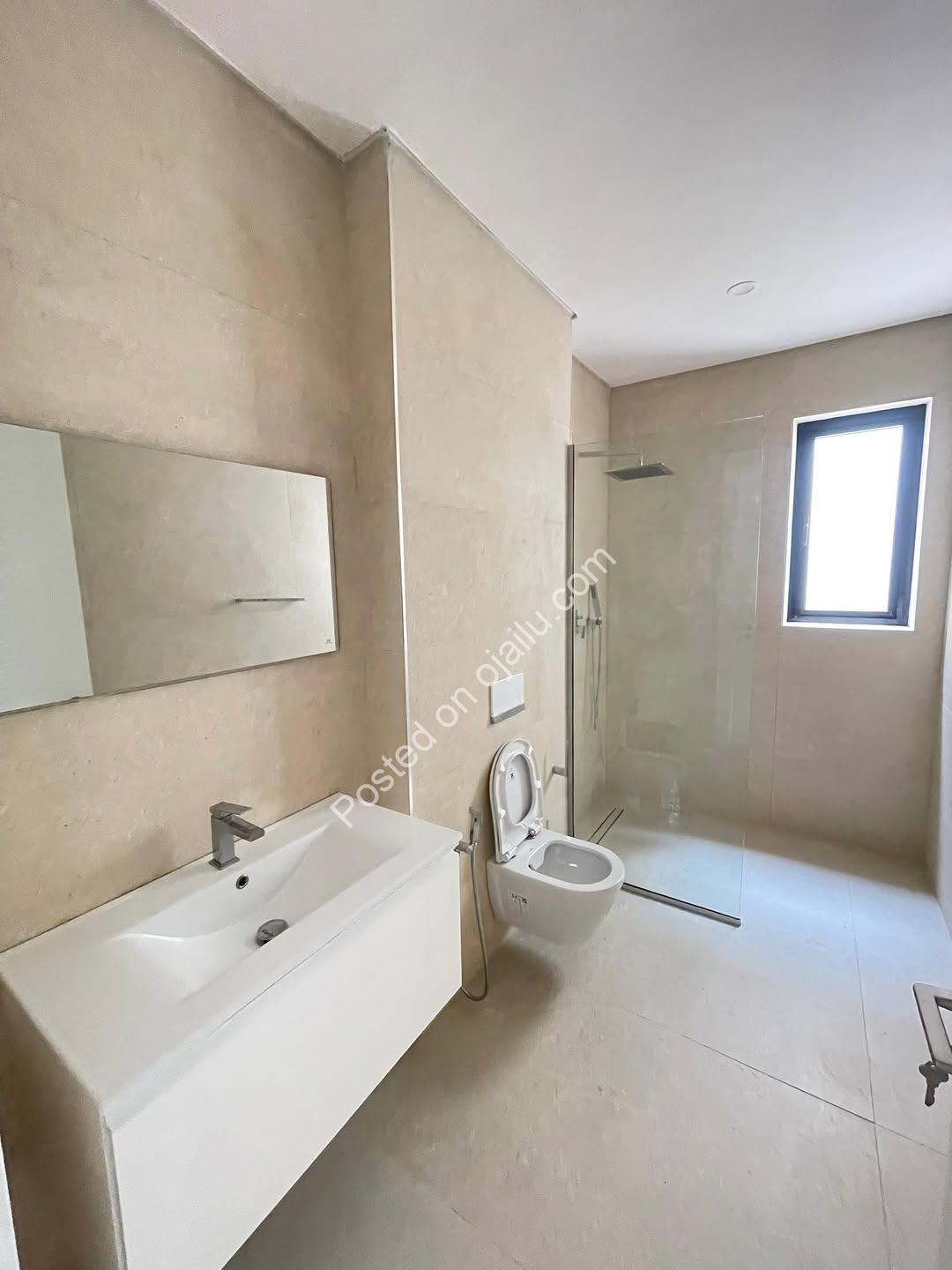 Waterfront Majesty: 5-Bed Ikoyi Palace with Pool & Gym