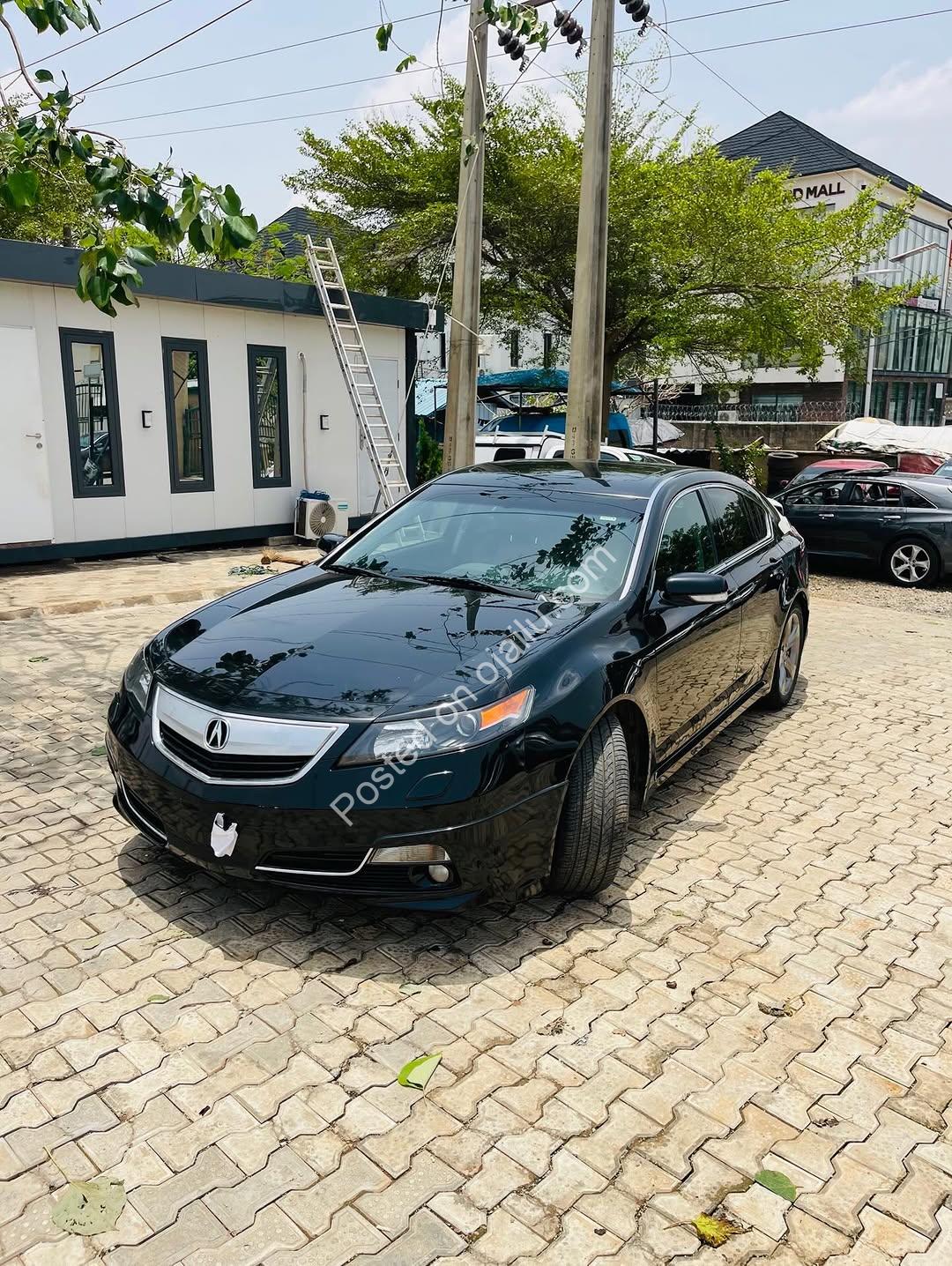 Luxury Lexus ES350: Keyless, Sunroof, Smooth Drive