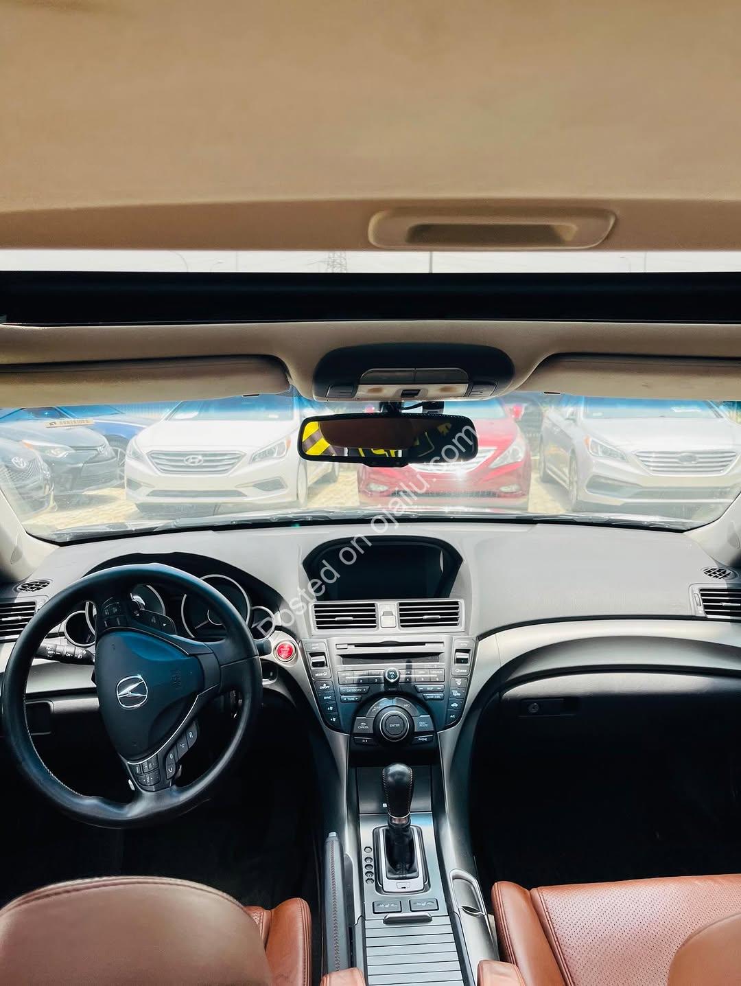 Luxury Lexus ES350: Keyless, Sunroof, Smooth Drive