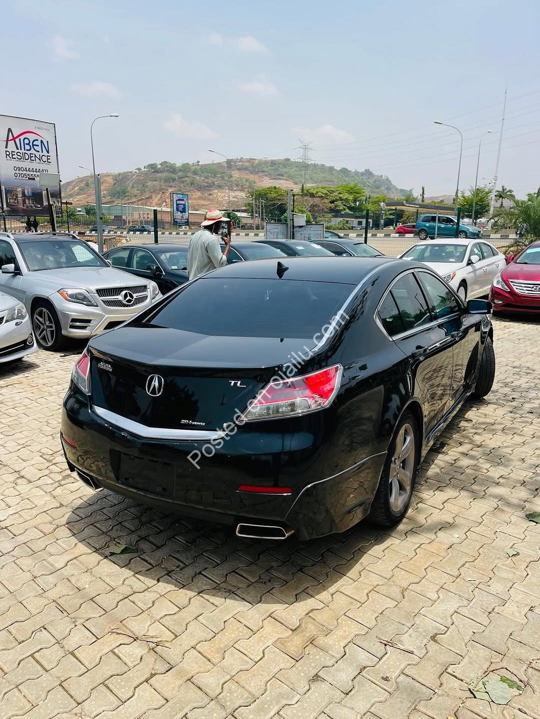 Luxury Lexus ES350: Keyless, Sunroof, Smooth Drive