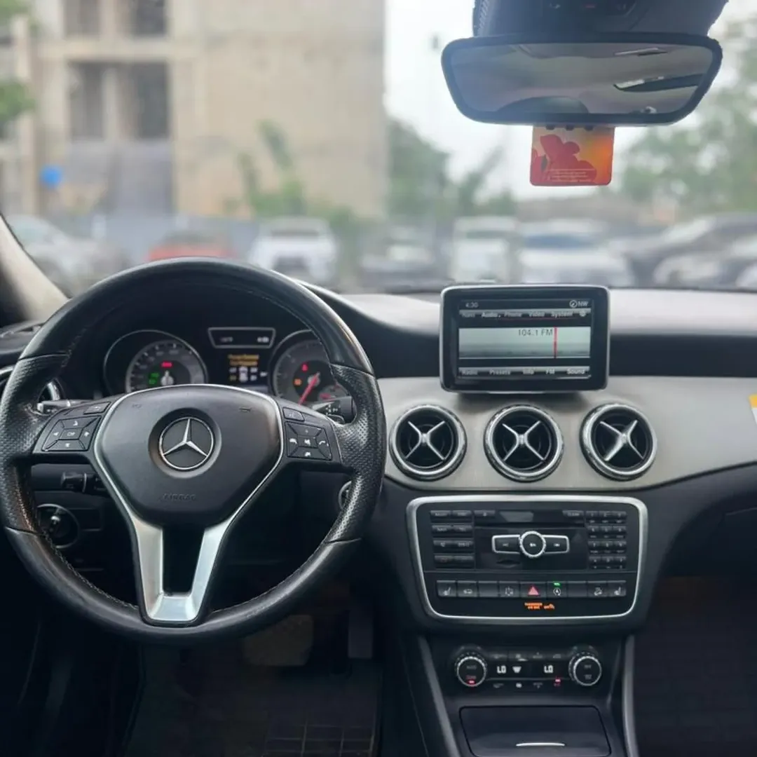 Luxury SUV: 2016 GLA250, Lavish & Ready