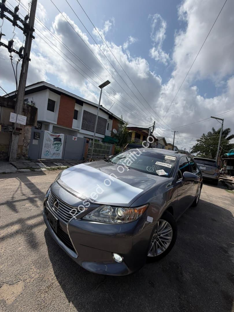 Immaculate 2014 Lexus ES350: 63k Miles, Fully Loaded