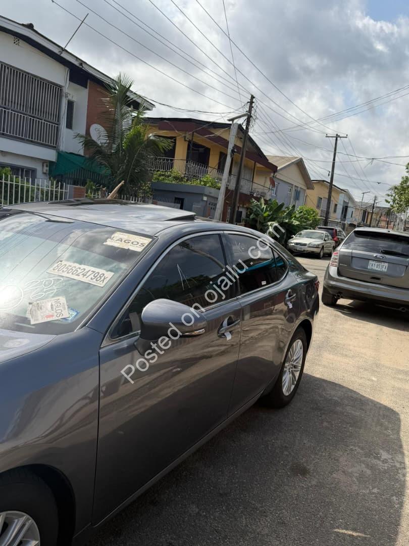 Immaculate 2014 Lexus ES350: 63k Miles, Fully Loaded