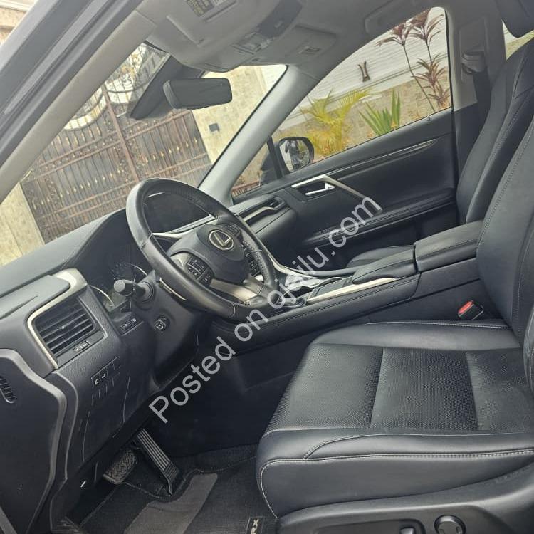 Luxury Lexus RX350: Accident-Free & Impeccable