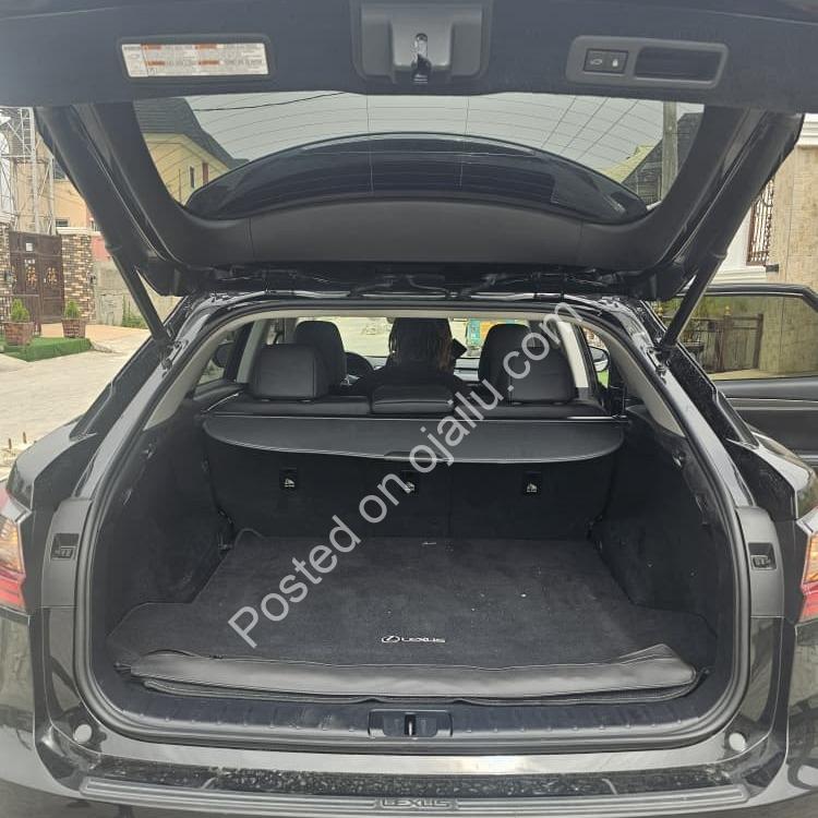 Luxury Lexus RX350: Accident-Free & Impeccable