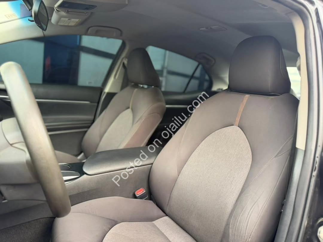 “Spotless 2018 Toyota Camry Sport – Own the Cleanest Ride in Lekki!”