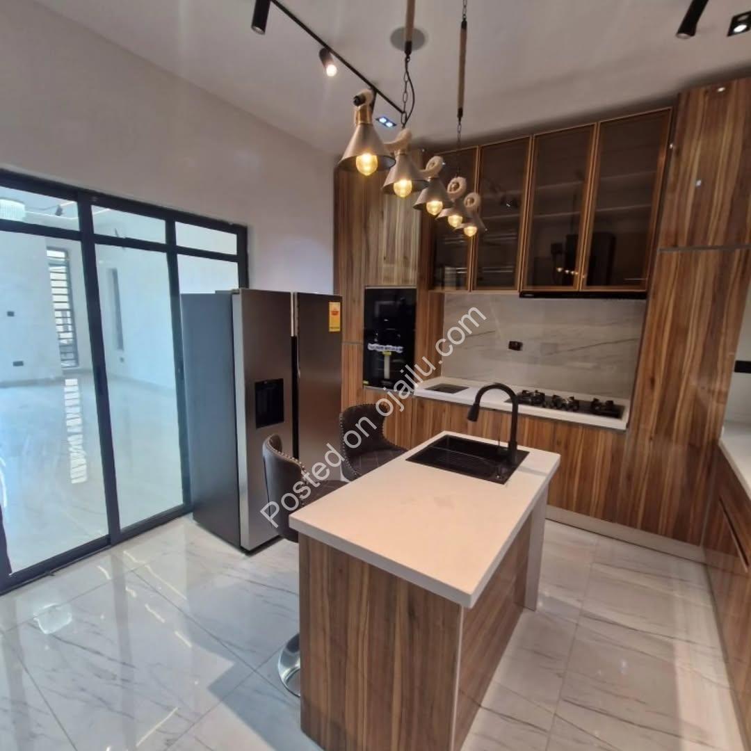 Agungi’s Finest: 4-Bedroom Semi-Detached Masterpiece