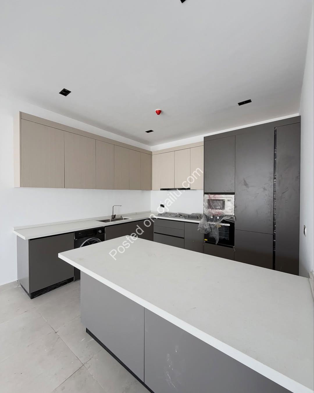 Lekki Waterfront Haven: Pool, Gym & Private Elevator