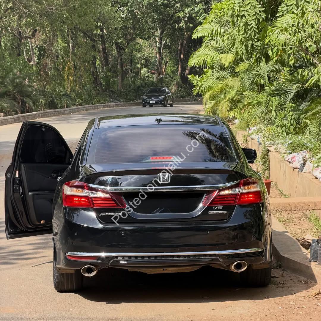 Barely Driven Honda Accord Touring: Pristine 2017, Duty Paid