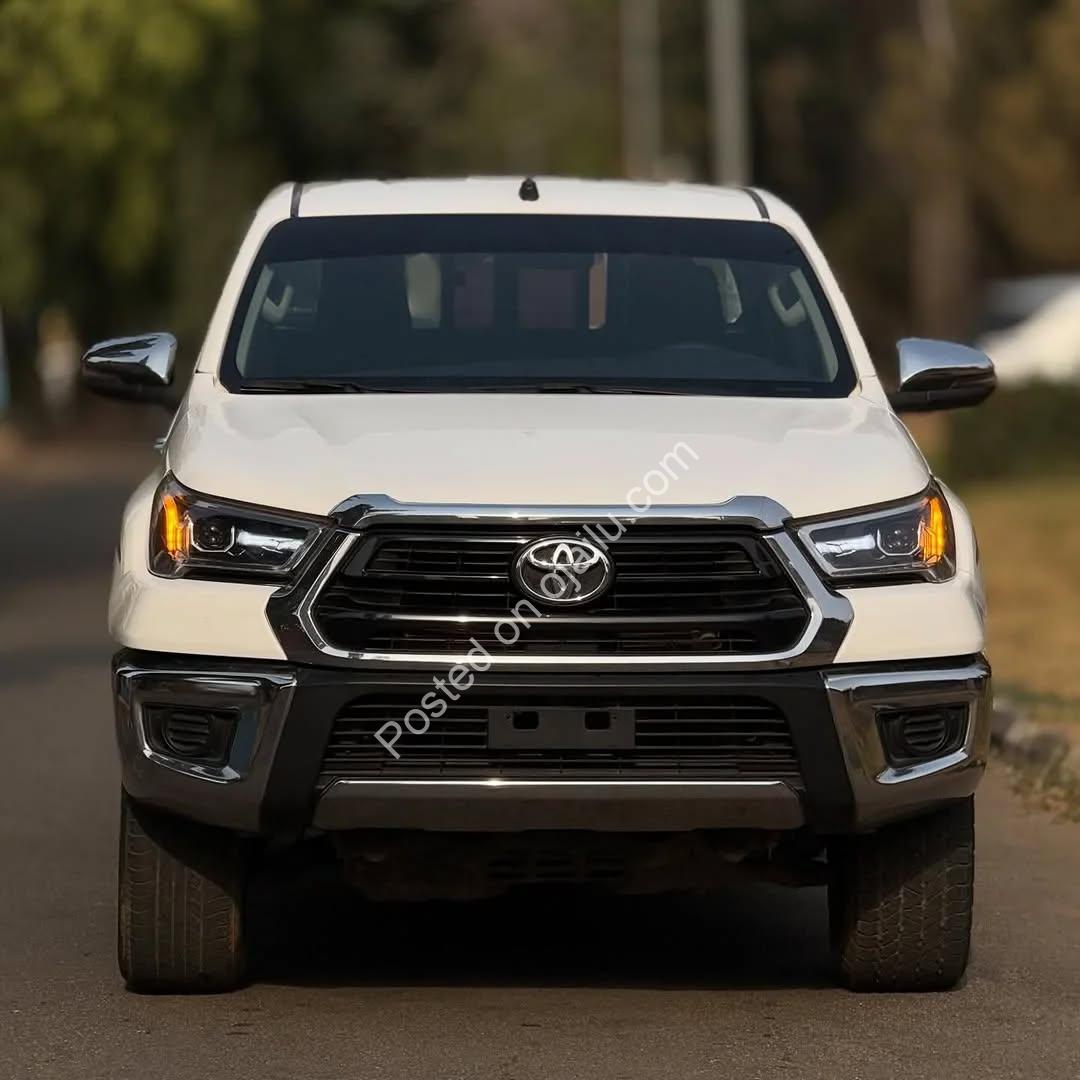 Toyota Hilux 2023: Unbreakable Reliability, Barely Driven