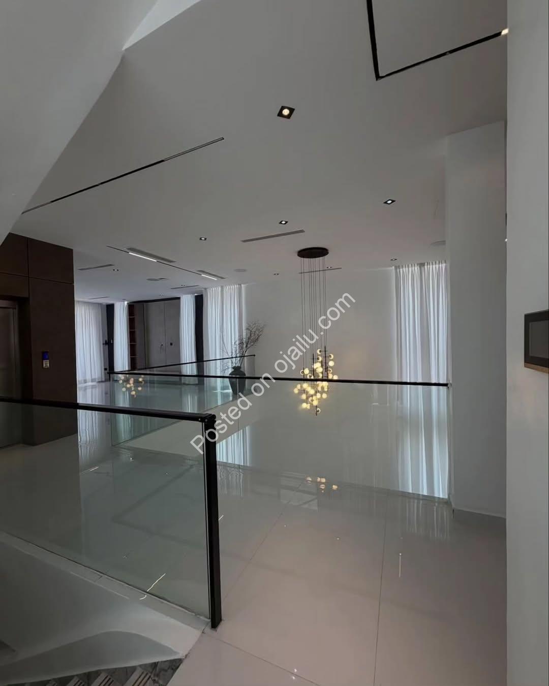 5-Bed Smart Duplex: Cinema, Pool & Elevator