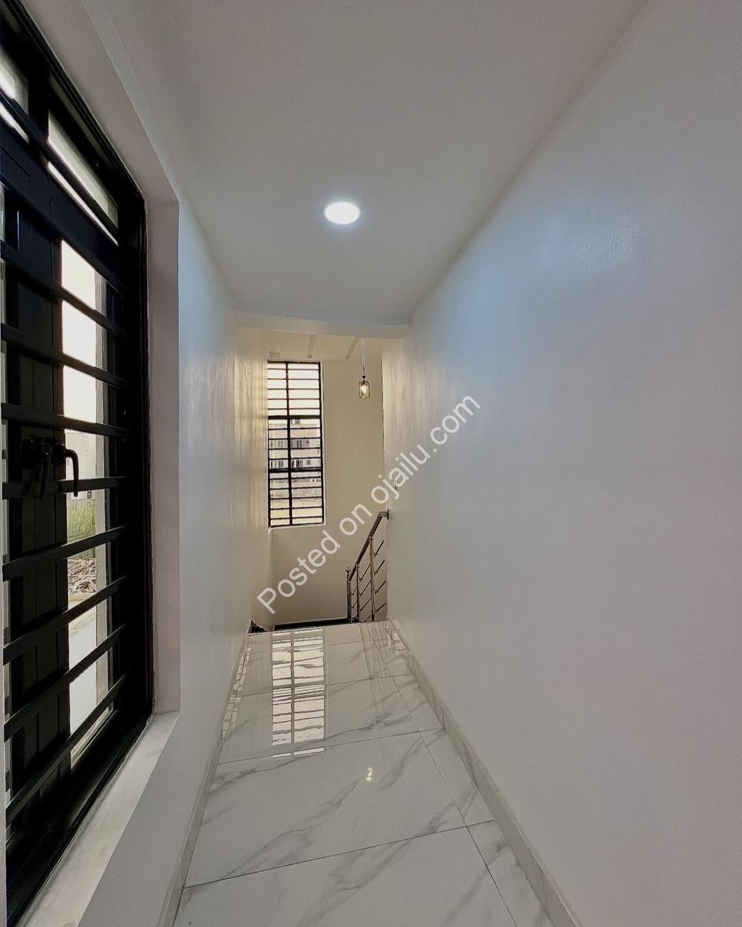 Sophisticated 4-Bed Semi-Detached in Chevron