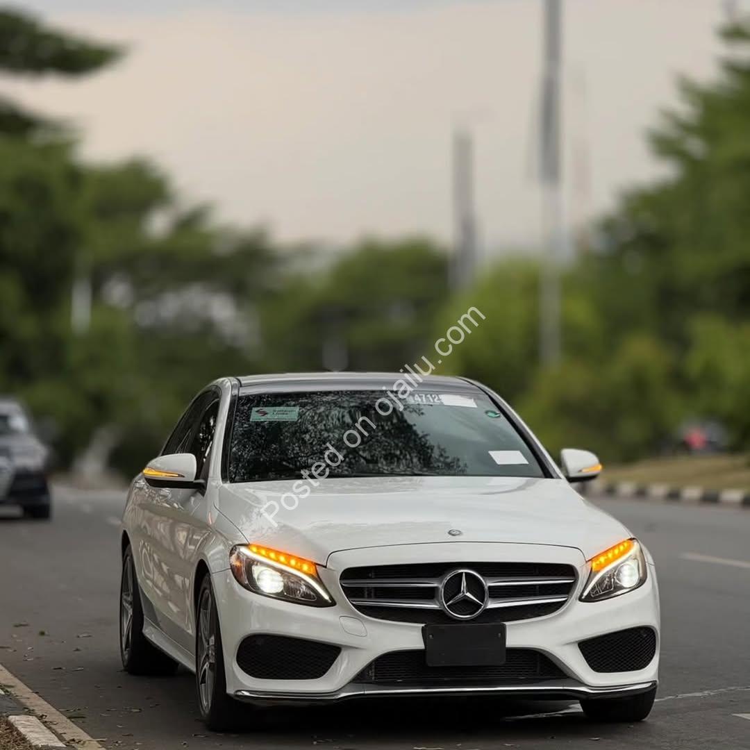 329HP Biturbo V6: 2015 Mercedes C400 AWD