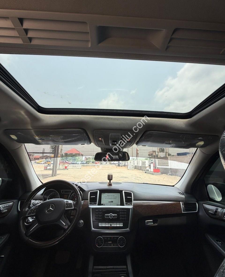 Mercedes ML350 2014: Flawless First Body, Full Options, Just Drive.