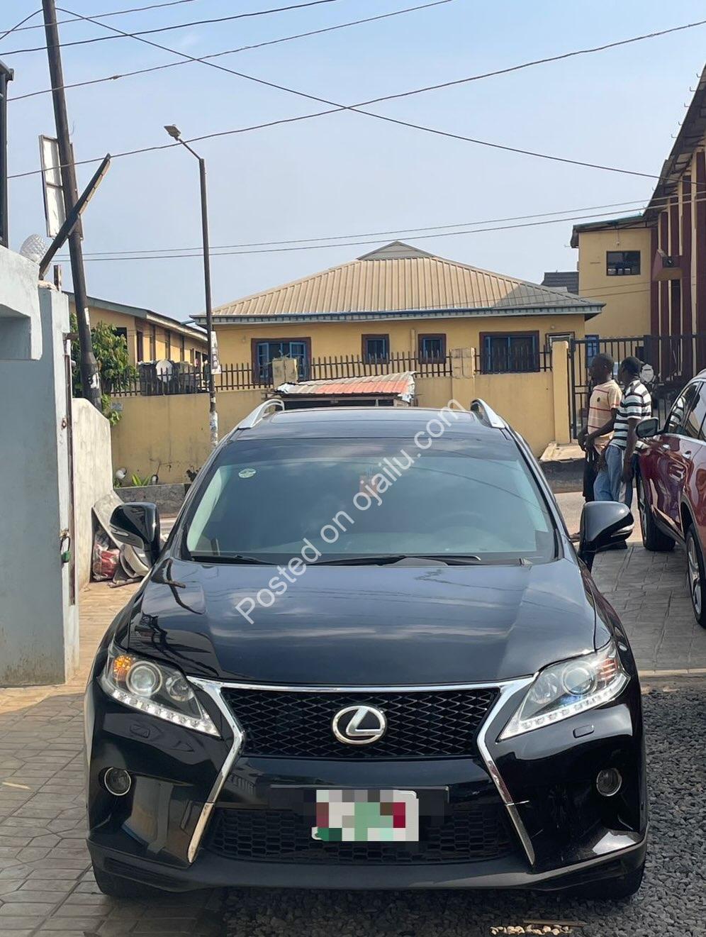 Head-Turning Lexus RX350: Full Option, Heads-Up Display