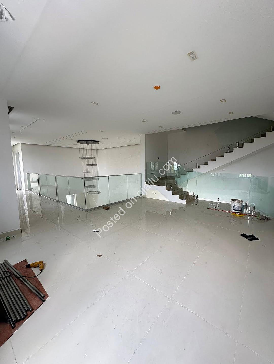 Sleek 5-Bed Duplex with Rooftop & Pool in Ikate