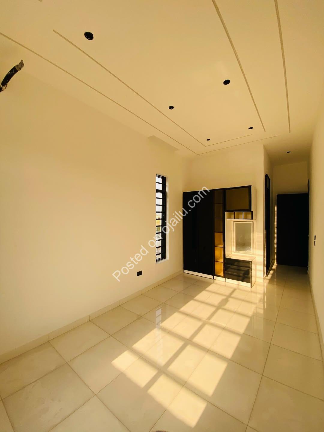 Exquisite 5-Bed Chevron Duplex | Prime Investment