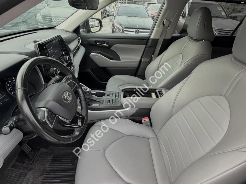 2025 Porsche Taycan Turbo S: Unmatched Electric Performance