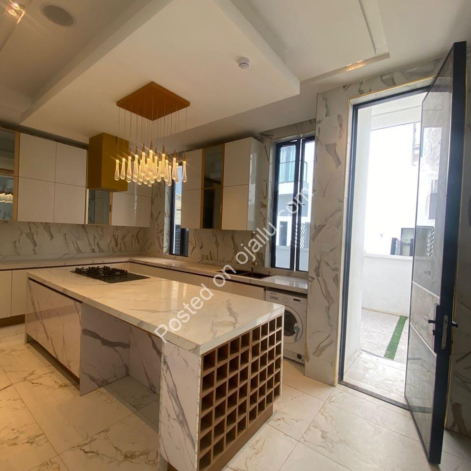 Opulent 5-Bedroom Haven with Pool & Cinema