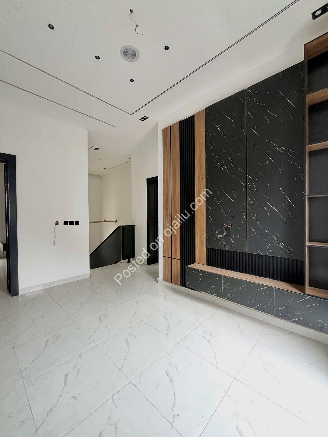 Lekki’s Ultimate 4-Bedroom Duplex with BQ