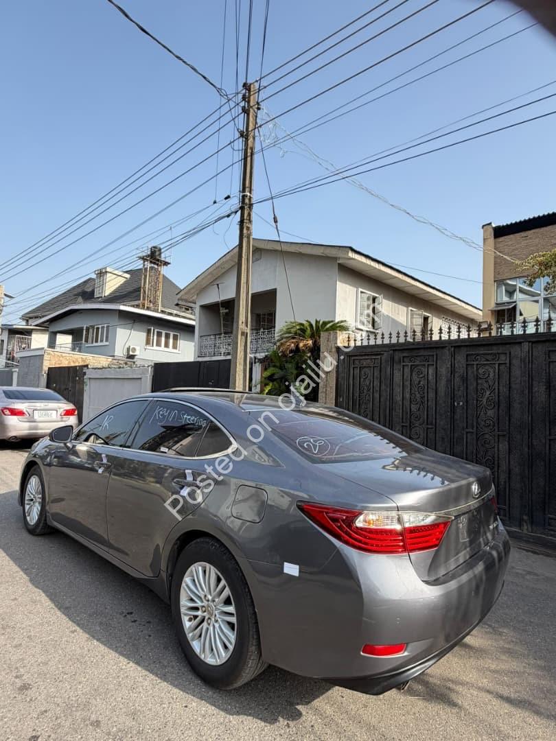 Immaculate 2014 Lexus ES350: 63k Miles, Fully Loaded
