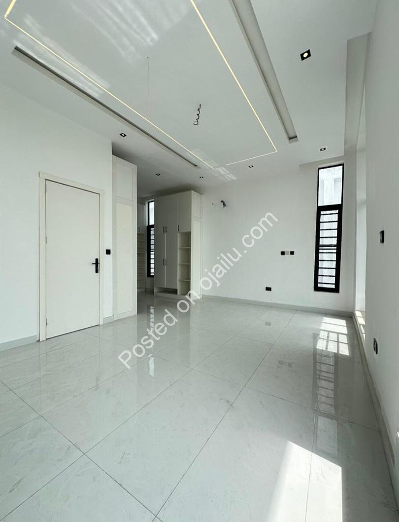 Modern 4-Bed Duplex: Secure, Automated Lekki Living