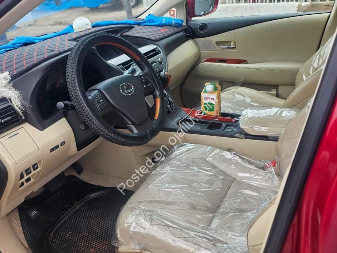 Experience Luxury: 2011 Lexus RX350 Fully Loaded