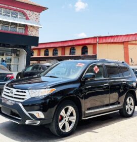2012 Toyota Highlander: Pristine