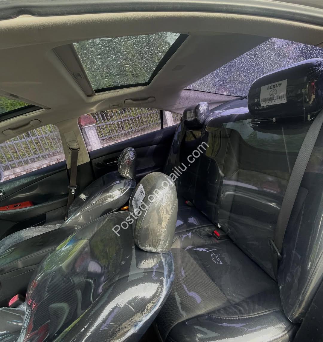 2009 Lexus ES350: Panoramic Roof, Keyless Luxury
