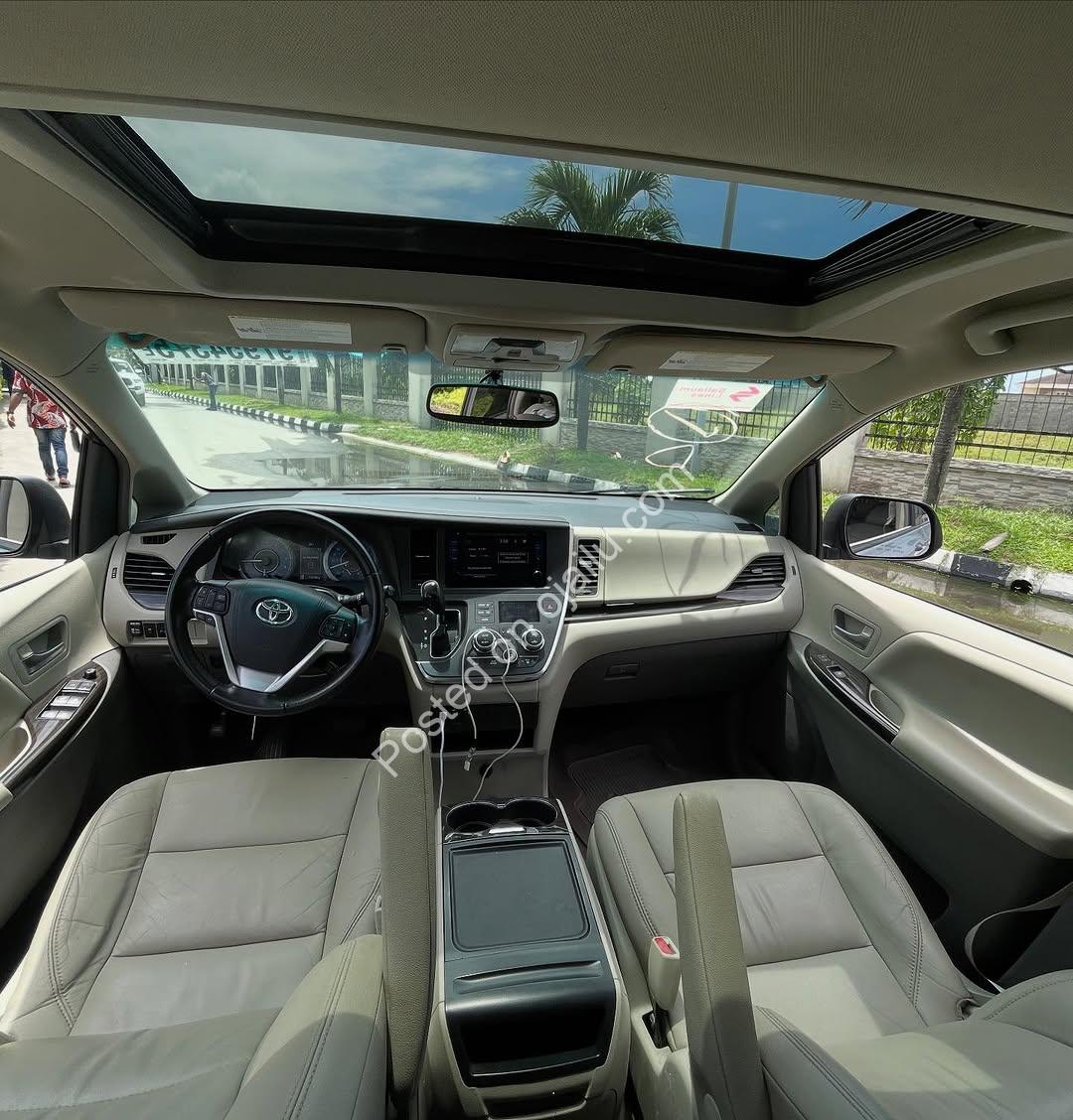 2015 Toyota Sienna AWD: Unbeatable Luxury, Just Imported!