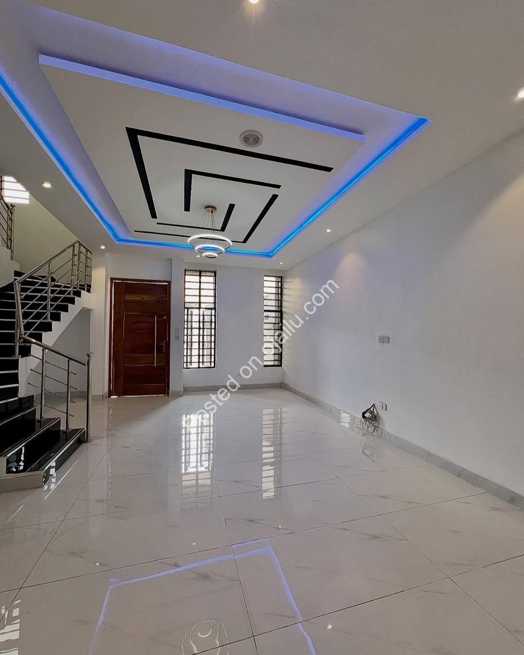 Sophisticated 4-Bed Semi-Detached in Chevron