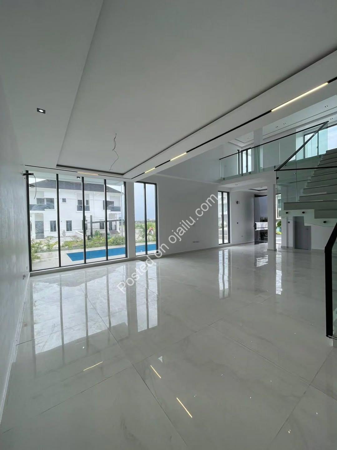 Your Dream Home Awaits: 5-Bed Duplex with Cinema & Pool