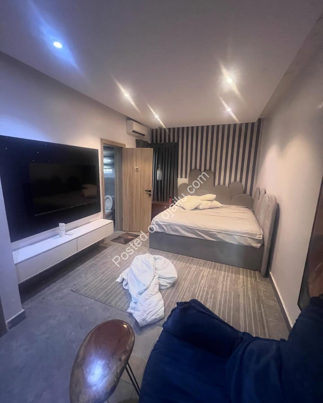 Lekki’s Finest: 2-Bed Ensuite Haven