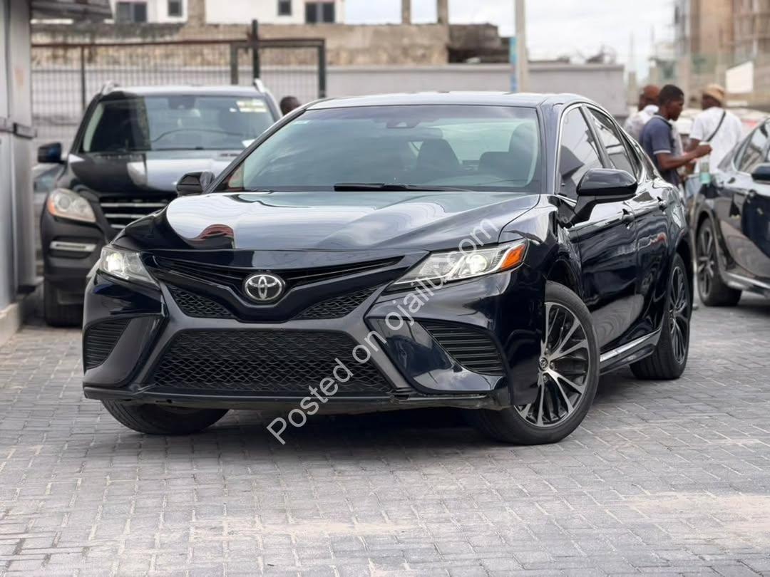 “Spotless 2018 Toyota Camry Sport – Own the Cleanest Ride in Lekki!”