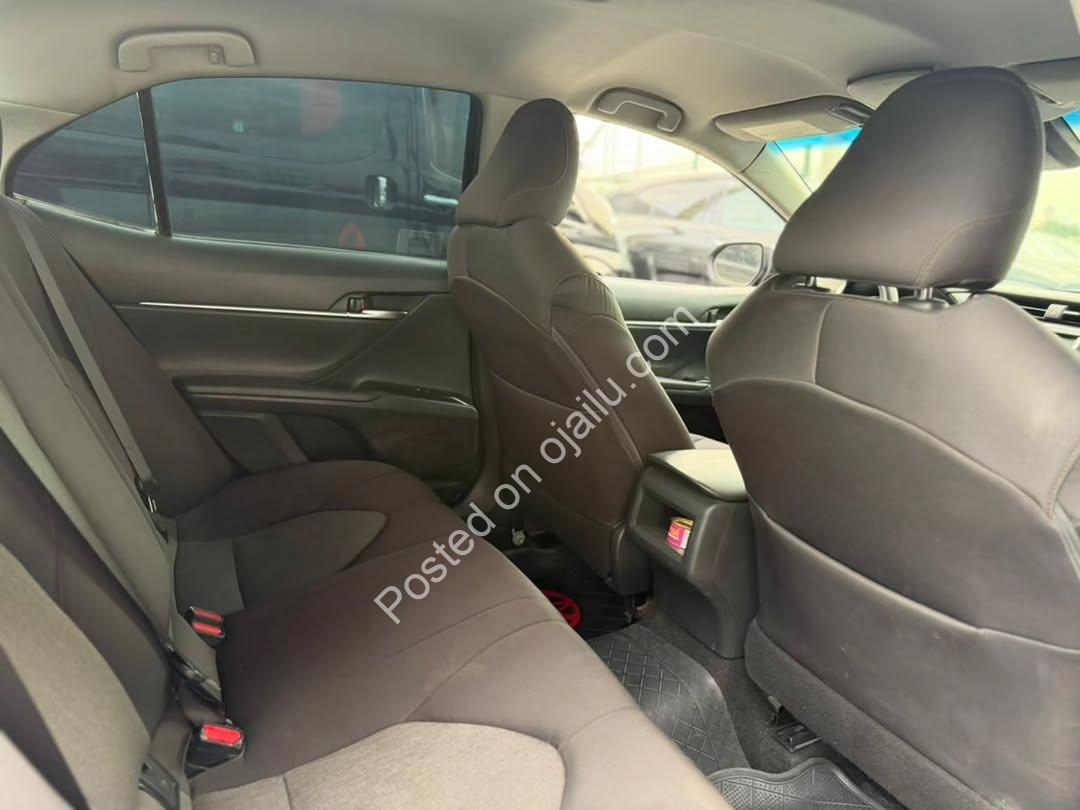 “Spotless 2018 Toyota Camry Sport – Own the Cleanest Ride in Lekki!”