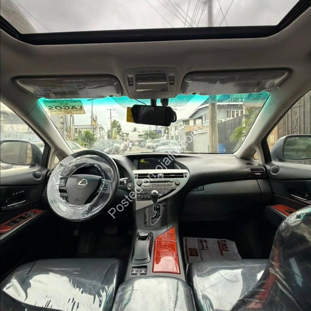 “Pristine 2011 Lexus RX350: Unmatched Luxury, Unbeatable Value”