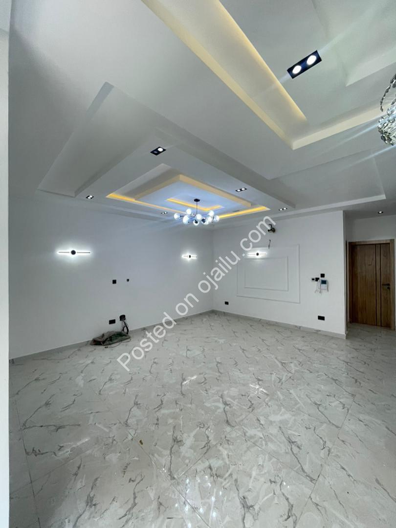 Sleek 4BR Terrace Duplex in Prime Lekki