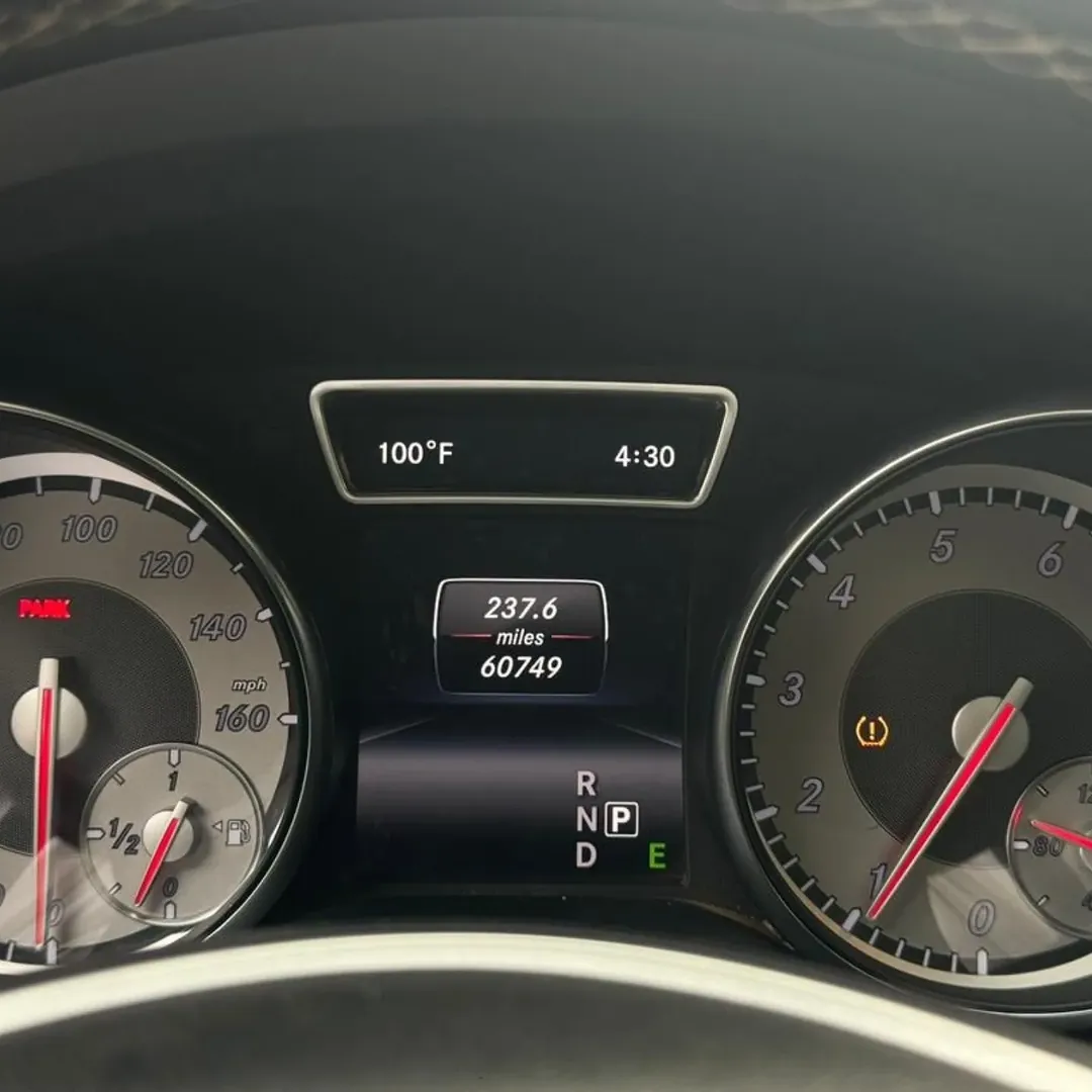 Luxury SUV: 2016 GLA250, Lavish & Ready