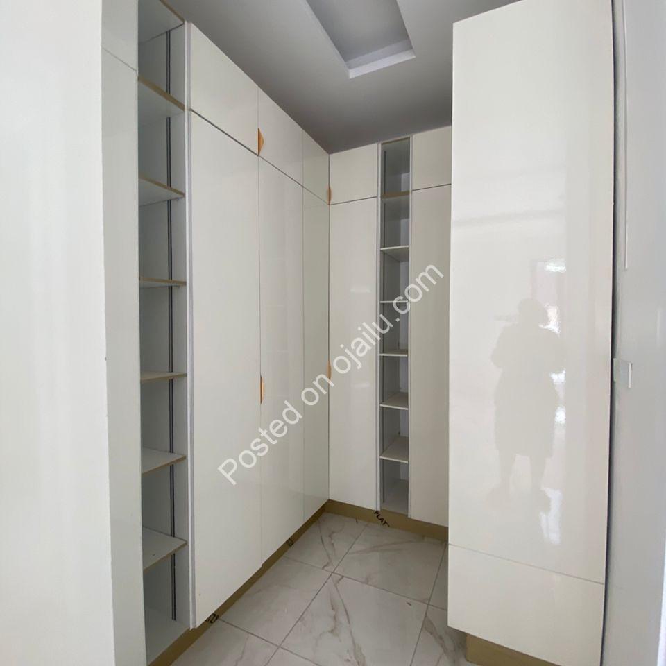 Opulent 5-Bedroom Haven with Pool & Cinema