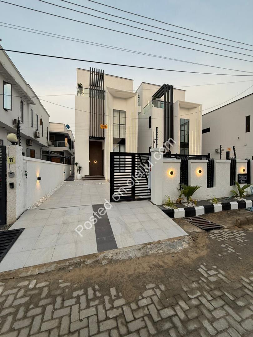Lekki’s Ultimate 5-Bedroom Estate Oasis
