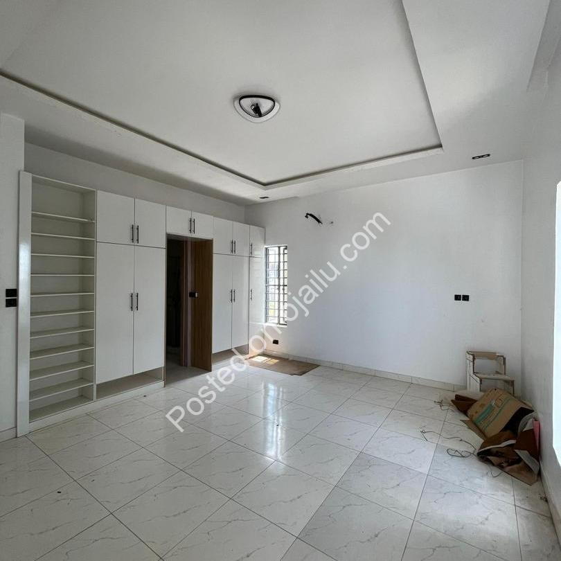 Exquisite 4-Bedroom Duplex in Prime Lekki