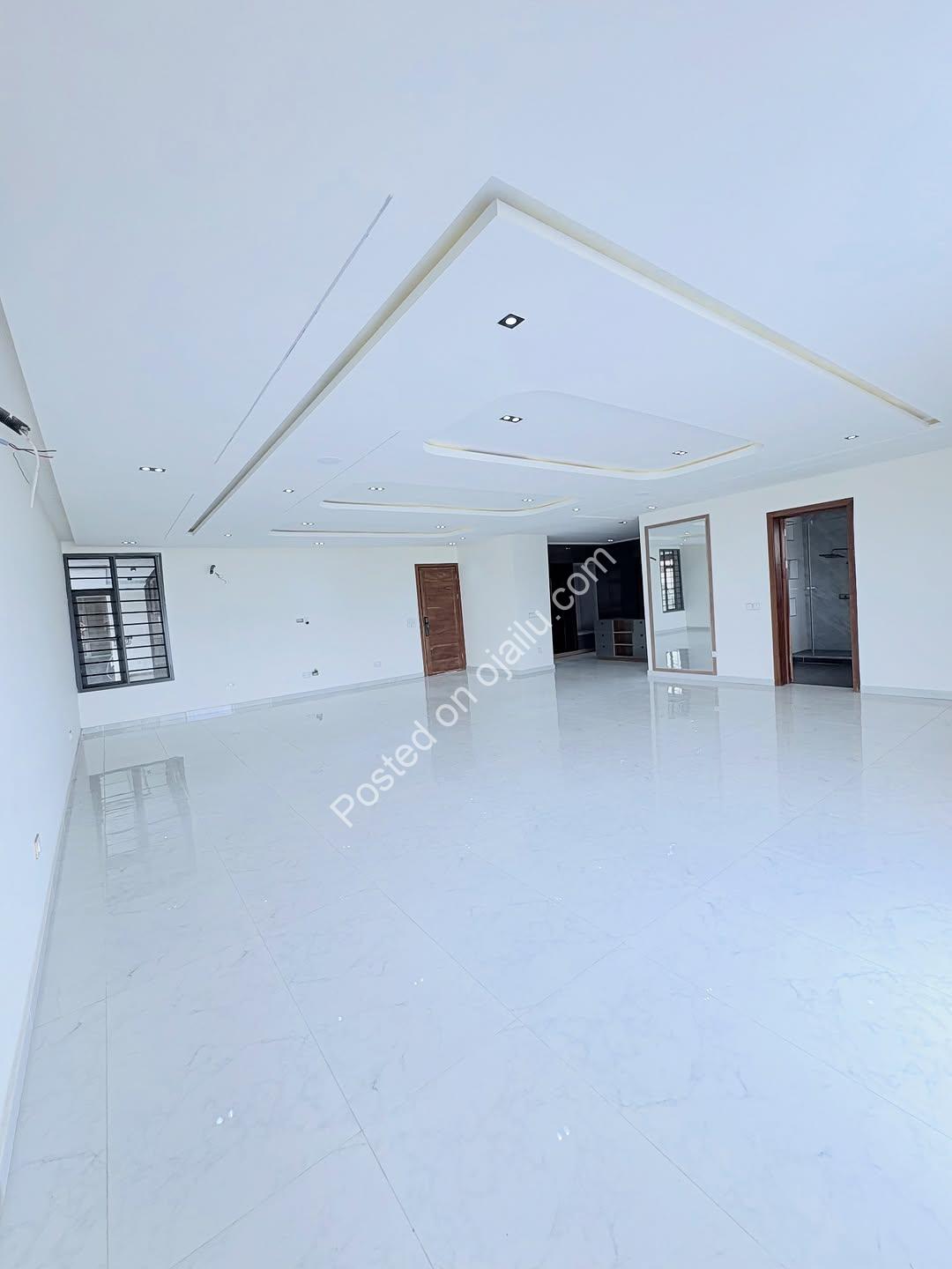 Ajah’s Ultimate Luxury Estate: 5-Bed Duplex with Pool & Penthouse